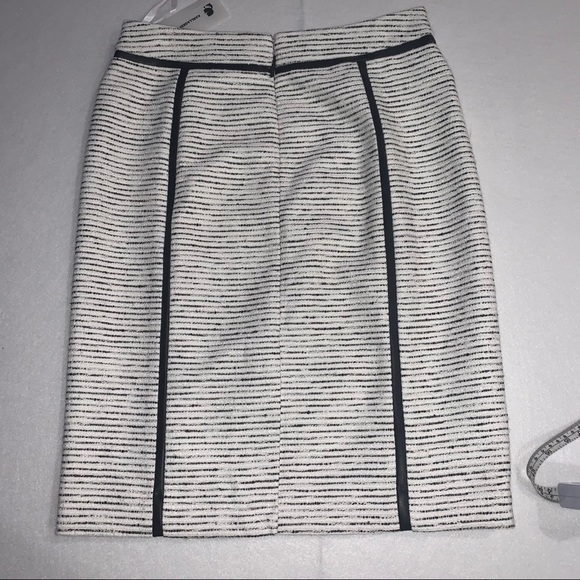 Karl Lagerfeld Dresses & Skirts - Karl Lagerfeld Paris Skirt sz 2